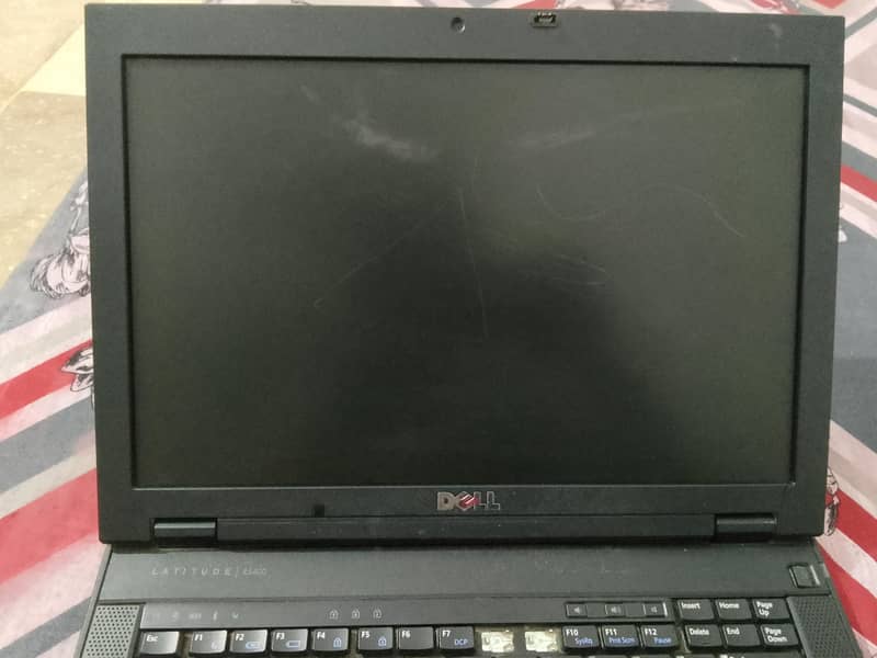 LATITUDE E5400 4