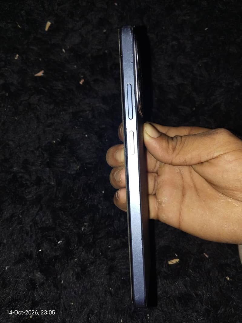 Realme C63 1