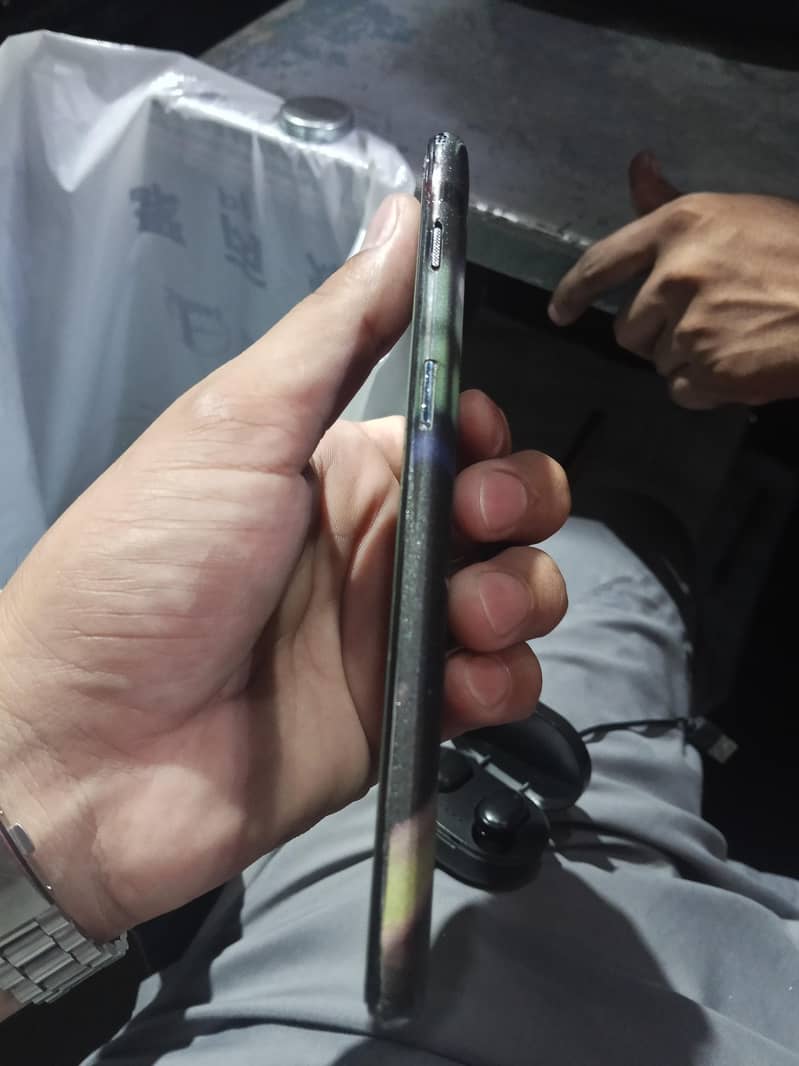 One Plus 6T 3