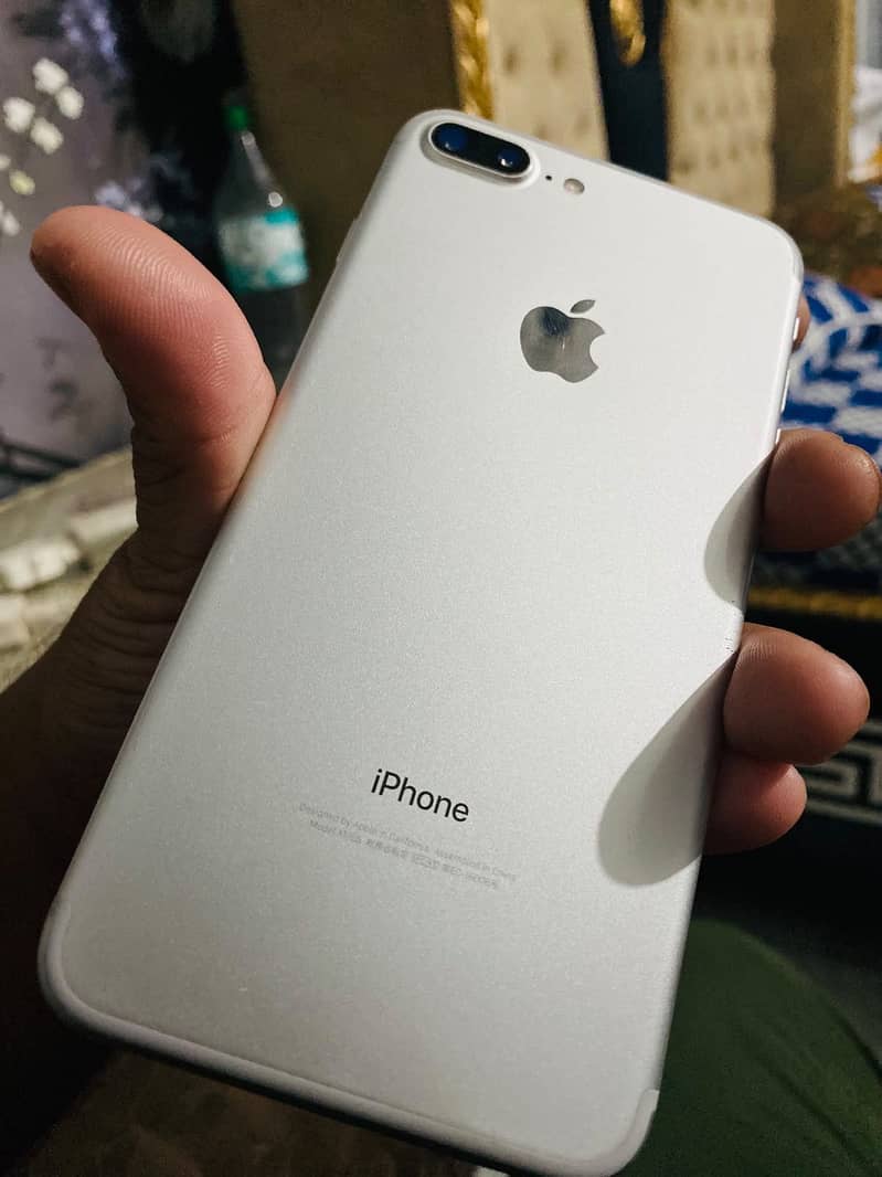 Apple iPhone 7 Plus 1