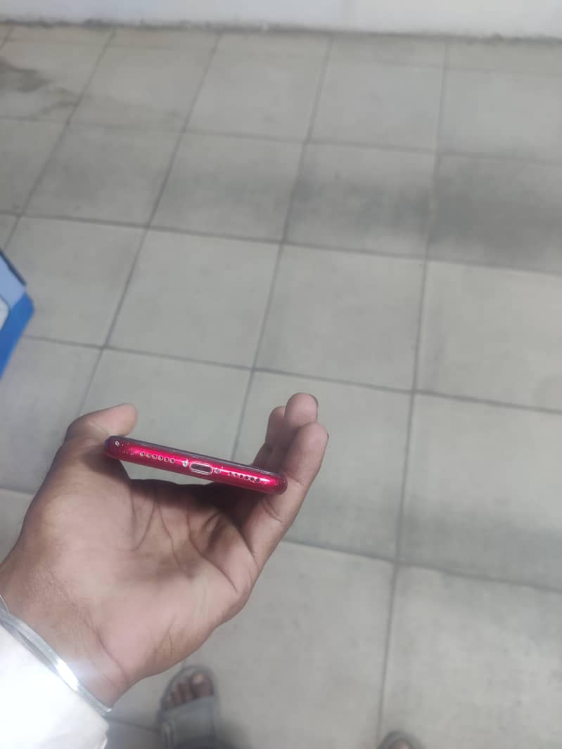 Apple iPhone XR 4