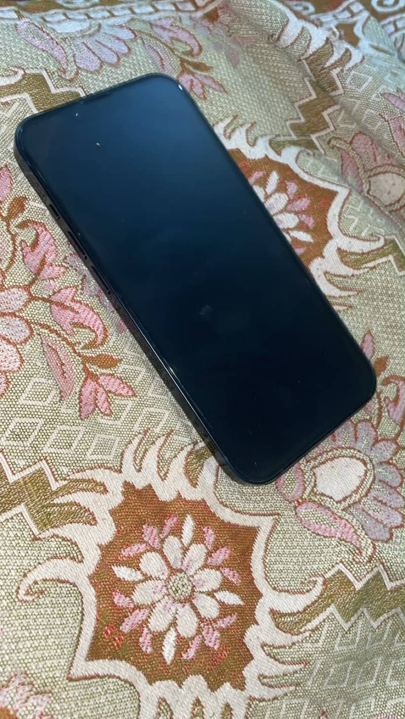 Apple iPhone 13 2