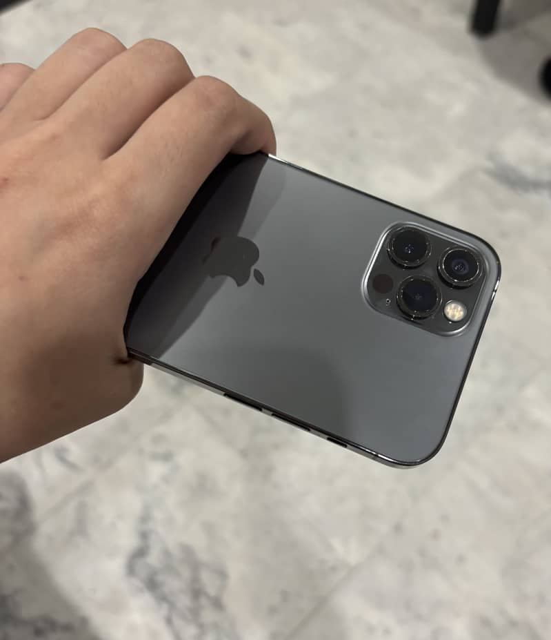 Apple iPhone 12 Pro 2