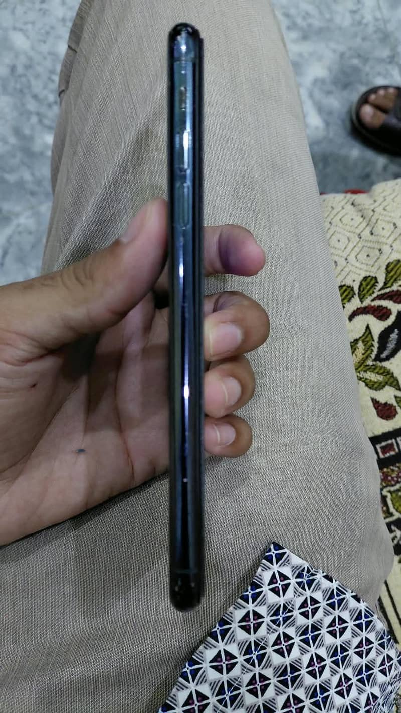 Apple iPhone 11 Pro Max 1