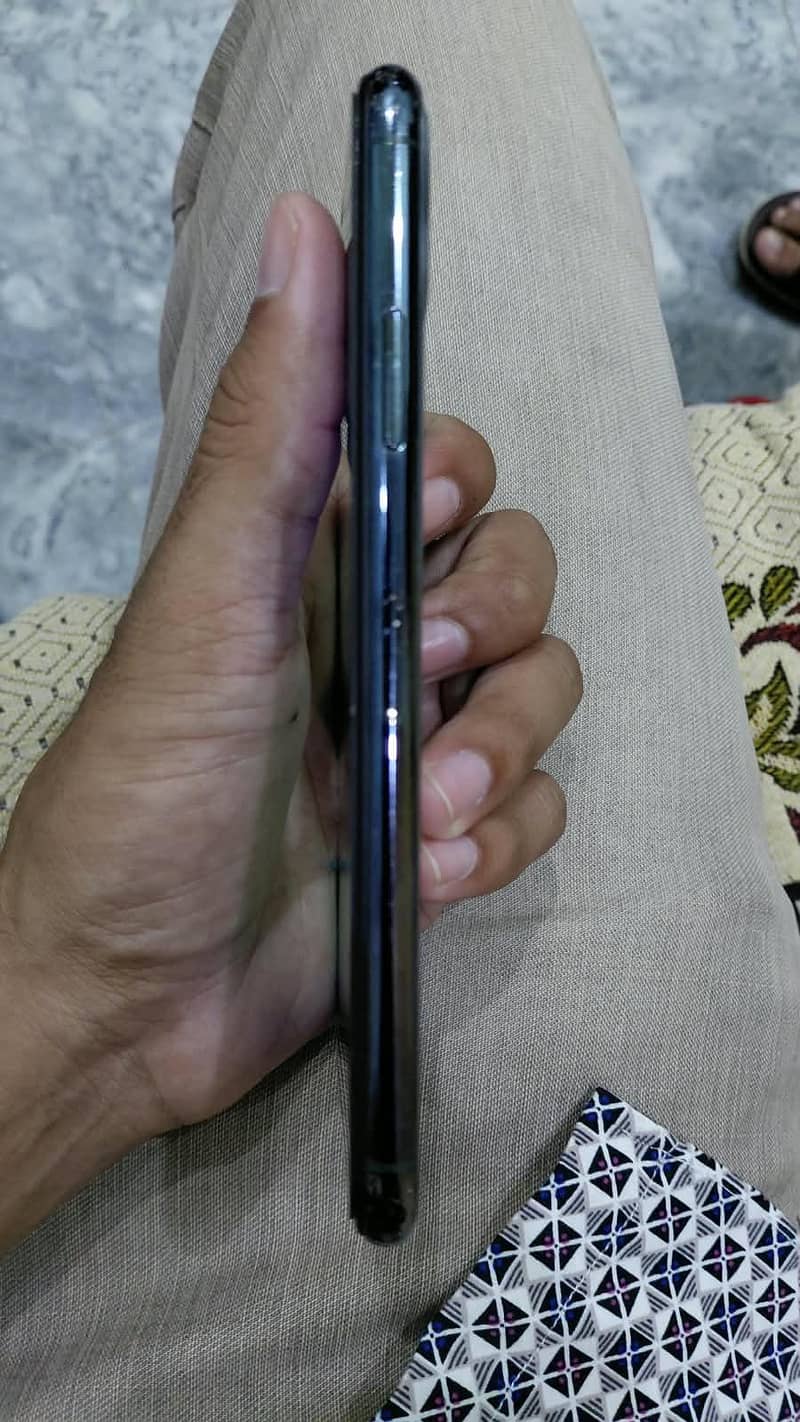 Apple iPhone 11 Pro Max 3