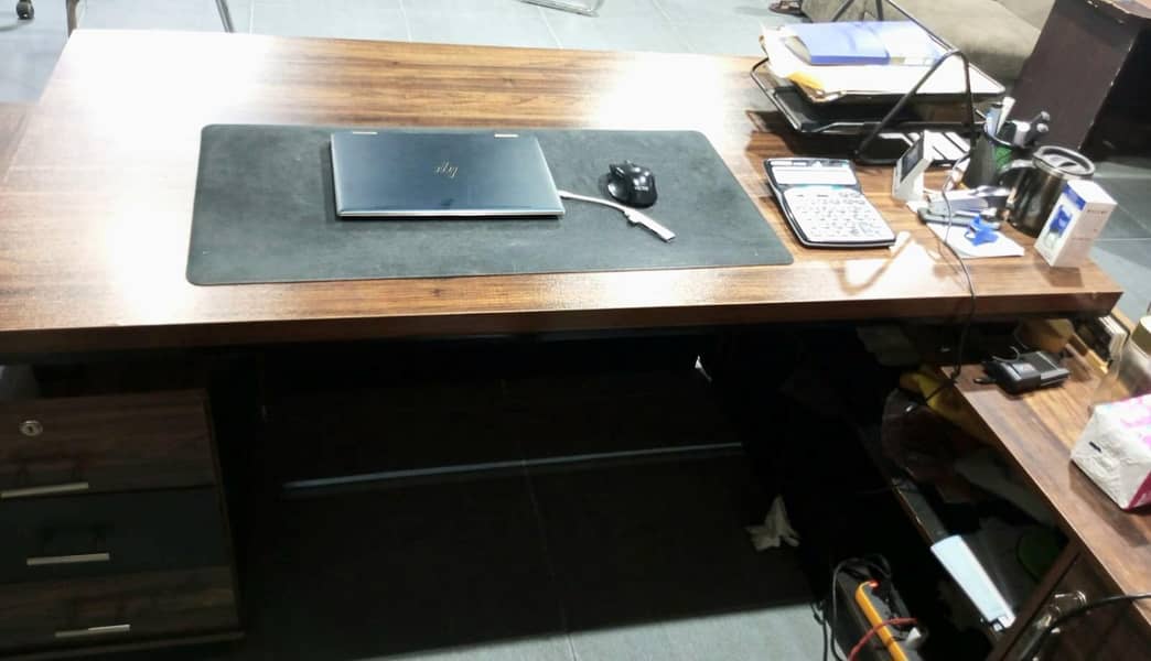 Executive Office Table 4