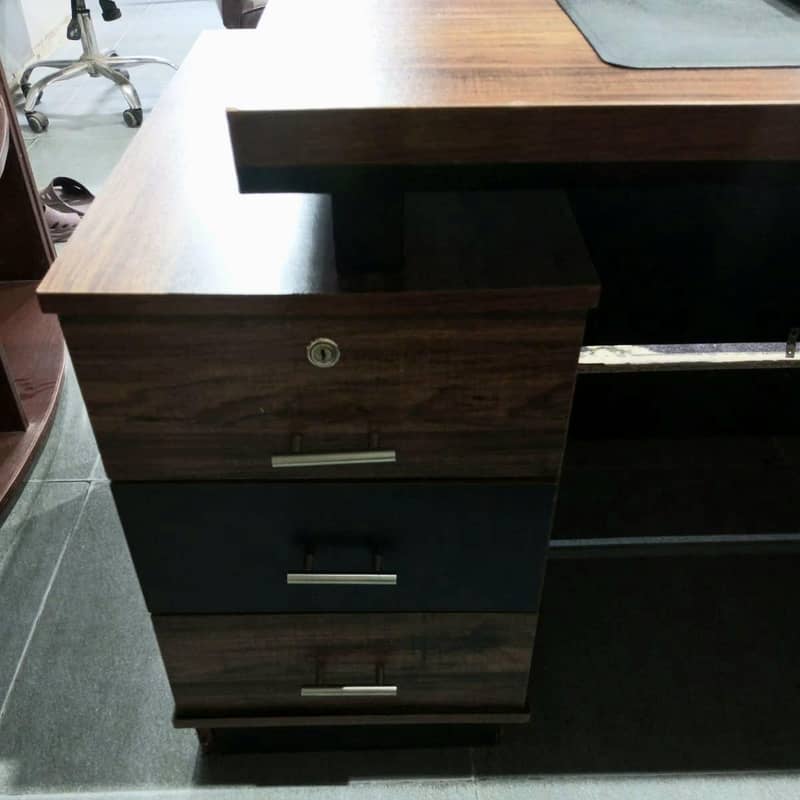 Executive Office Table 5