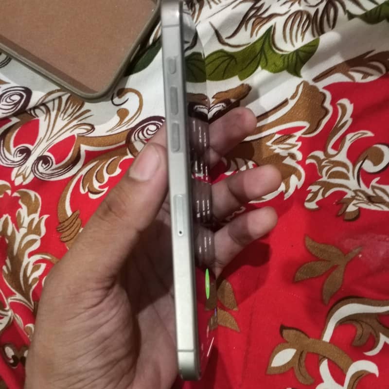 Apple iPhone 15 Pro Max 1