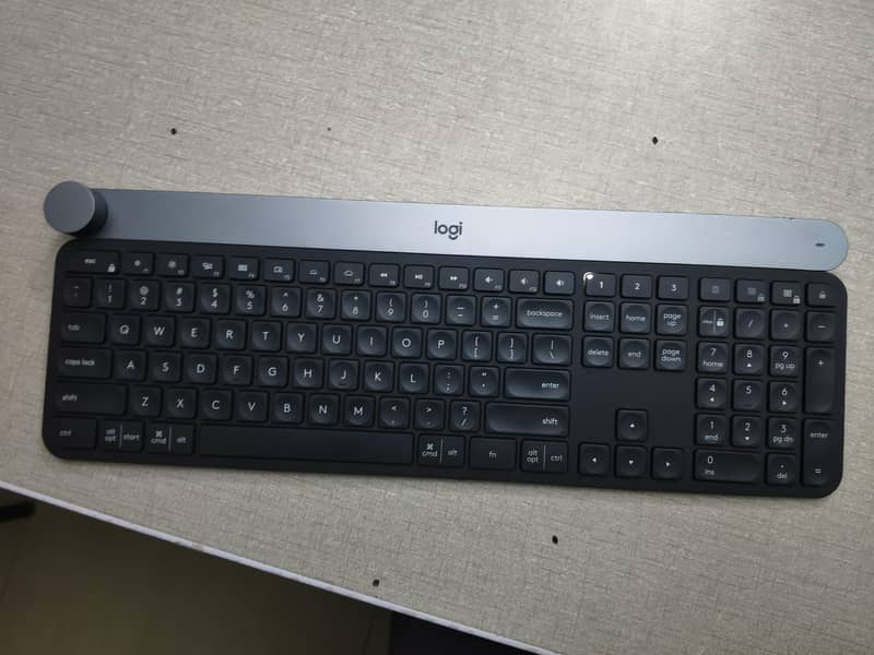Logitech Craft Advanced Wireless Keyboard with Creative Input Dial 14