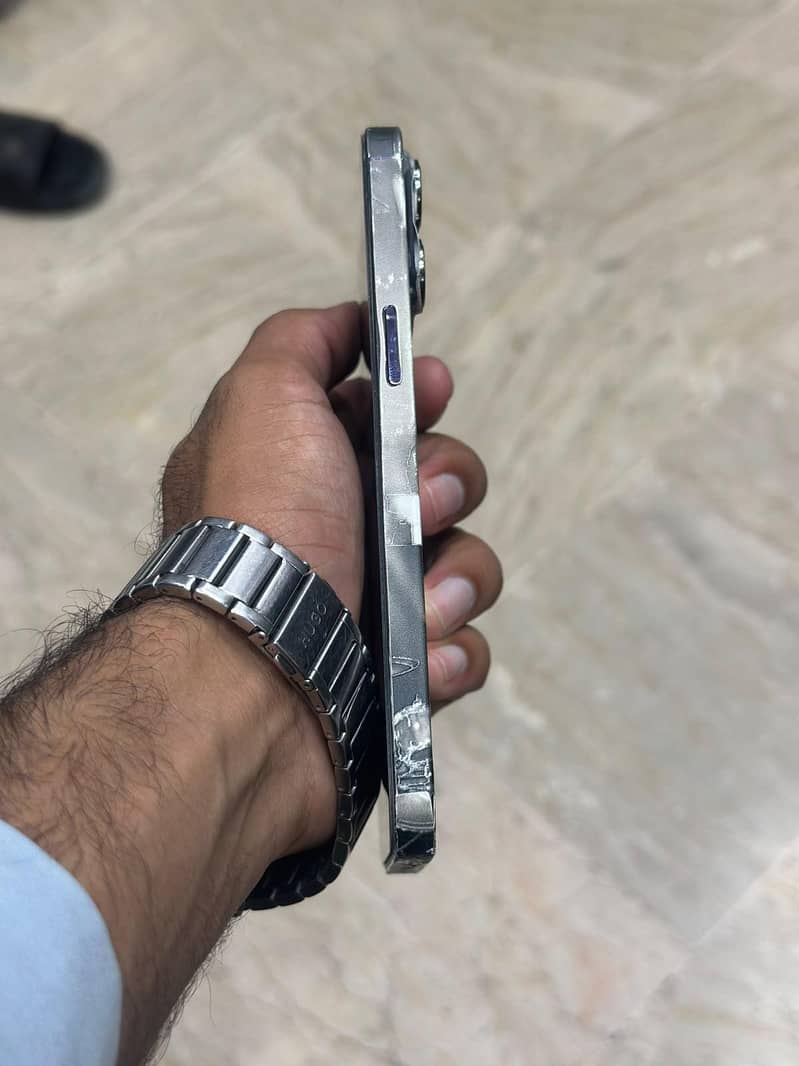 Apple iPhone 14 Pro Max 0