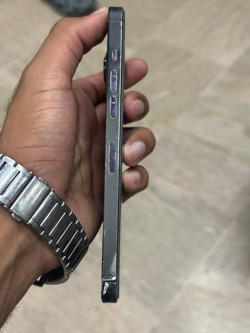 Apple iPhone 14 Pro Max 4