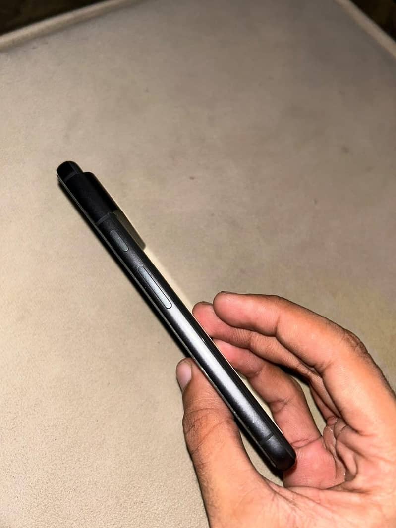Google Pixel 8 4