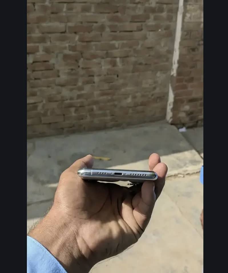 Apple iPhone XS Max 2