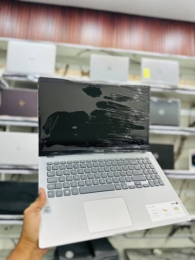 ASUS A509J i7 10th 8gb / 256gb