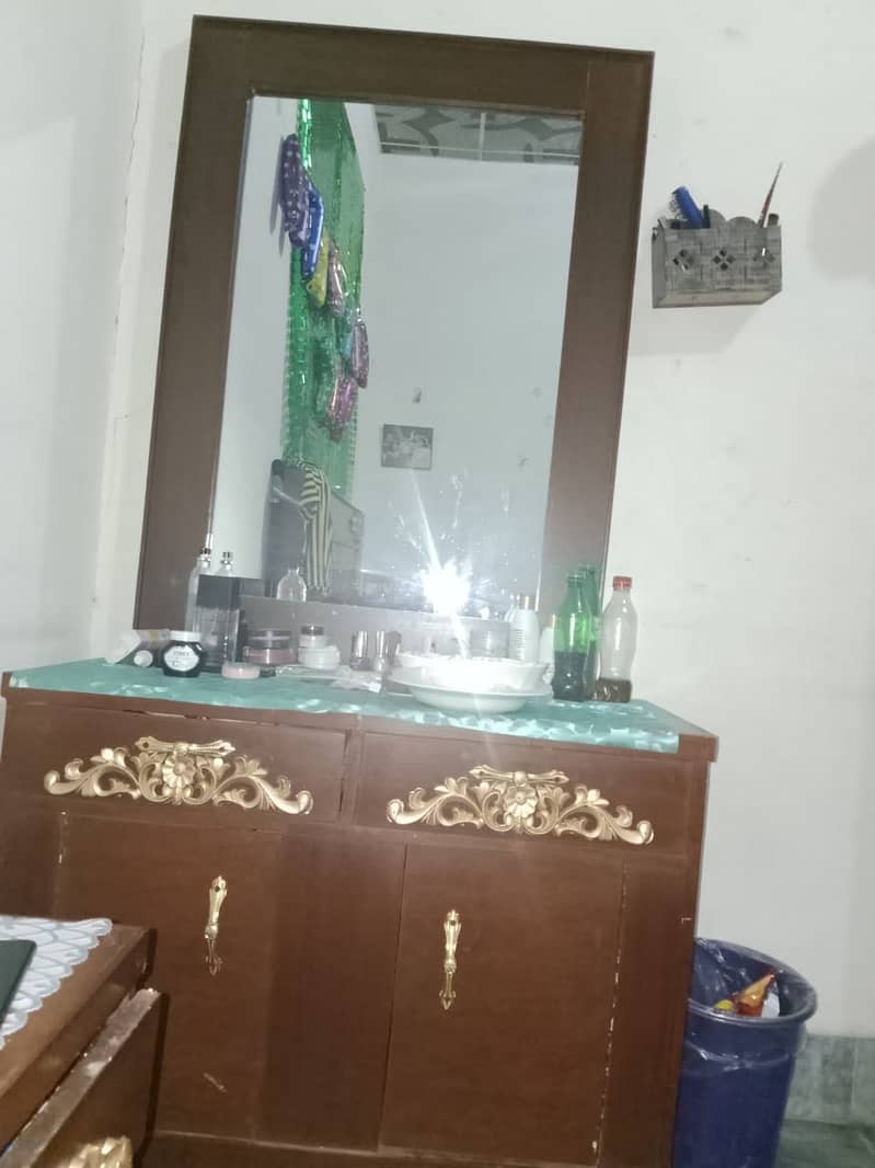 dining table 0