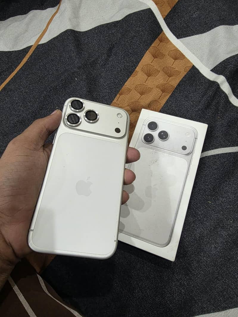 Apple iPhone 17 Pro Max 2