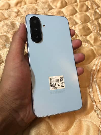 Samsung Mobile A17 with box cabel abi grnty me hai 9 ma ki 8 256