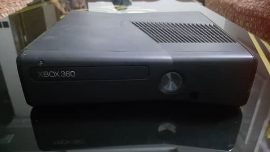 Xbox 360 slim 320 Gb JTAG 88 Games-2Original controller with box-10/10