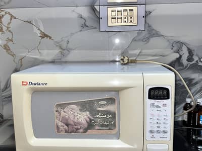 Microwave oven 8/10 condition only serious buyer msg