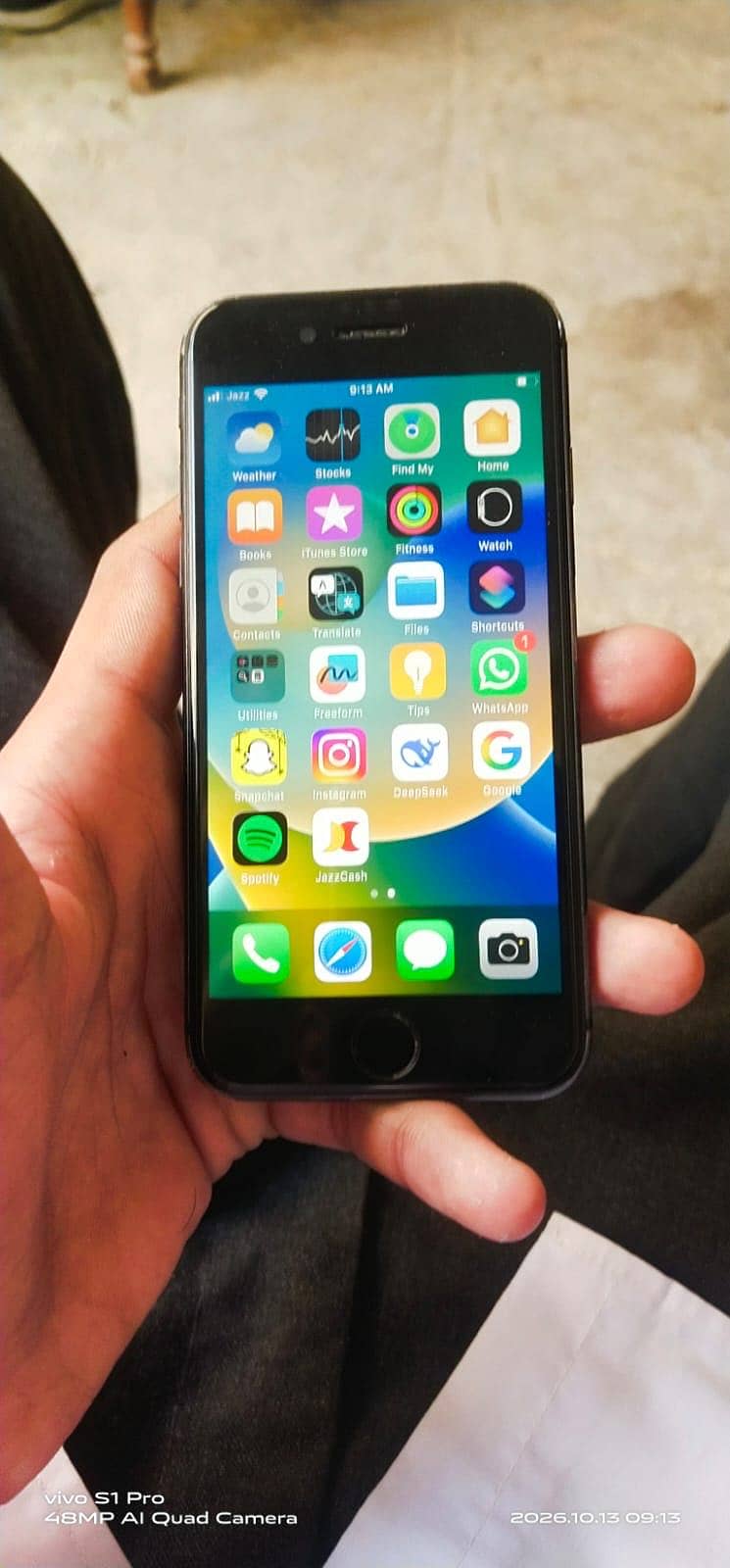 Apple iPhone 8 0