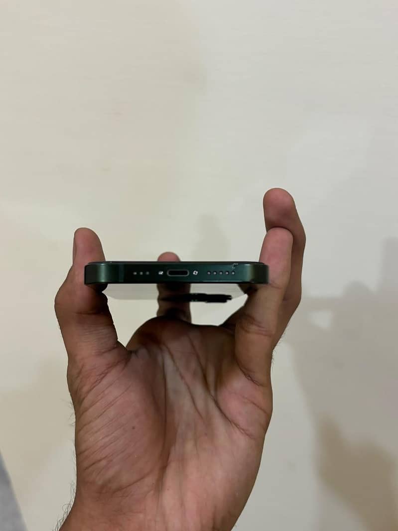 Apple iPhone 13 jv 3