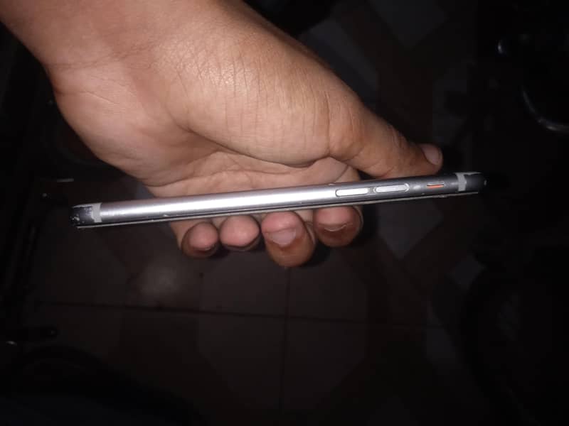 Apple iPhone 6S 1