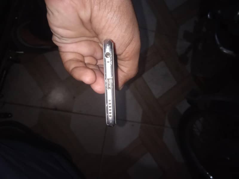 Apple iPhone 6S 4