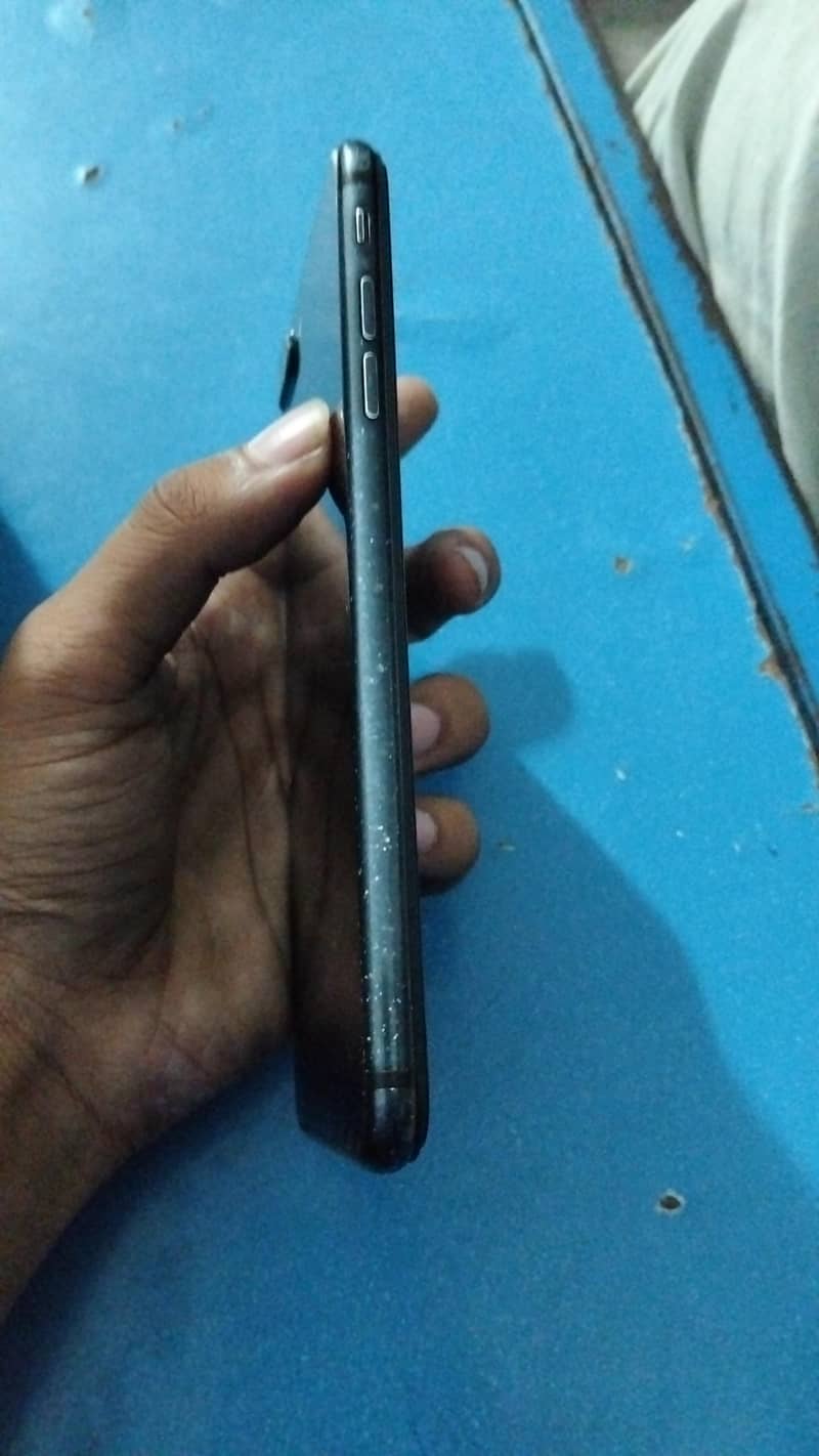 Apple iPhone 7 Plus 2