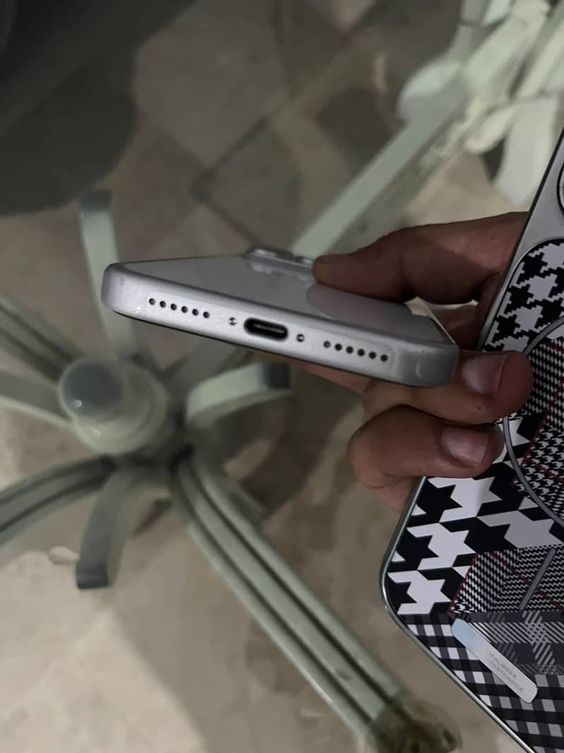 Apple iPhone 17 Pro Max 0