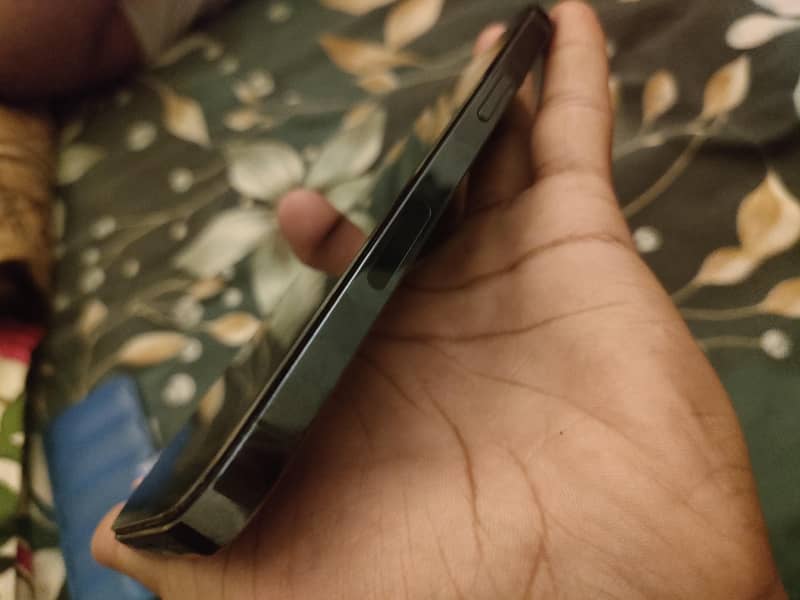 Apple iPhone 12 Pro 6