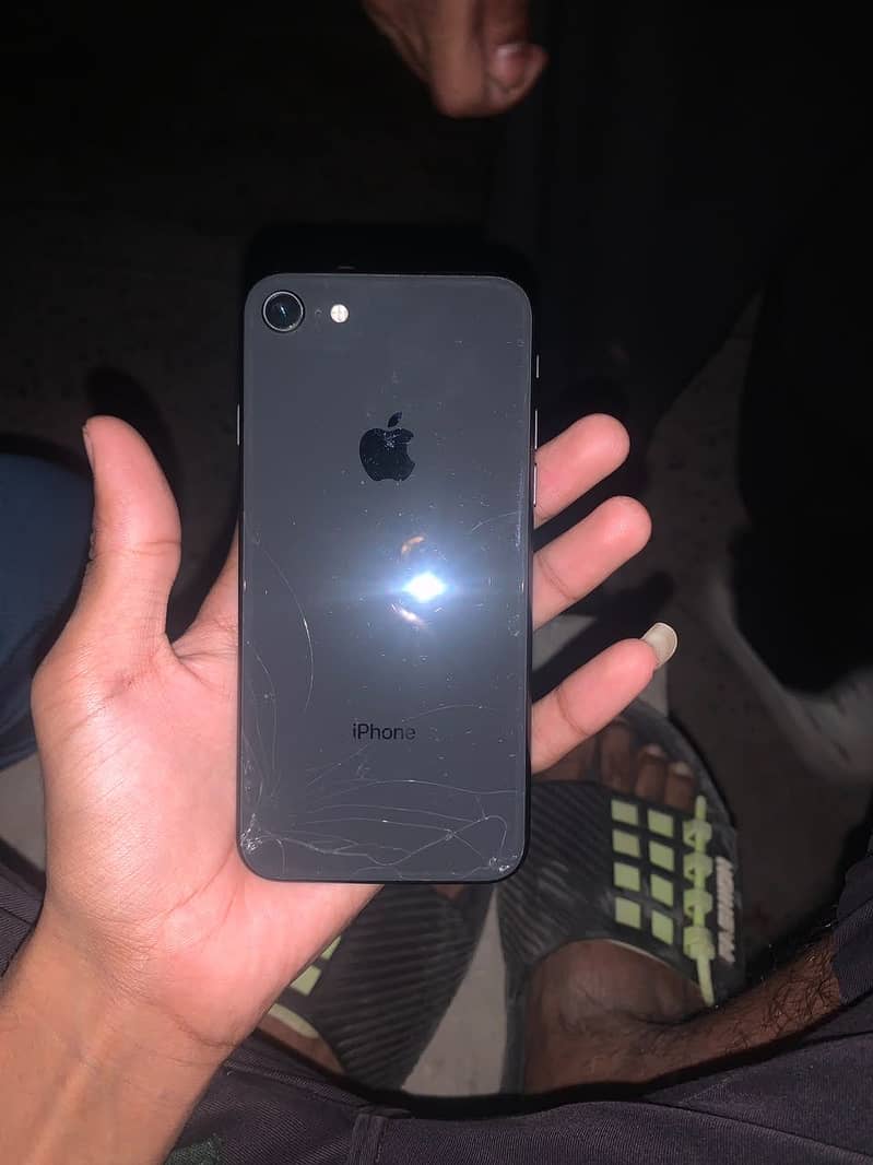 Apple iPhone 8 1