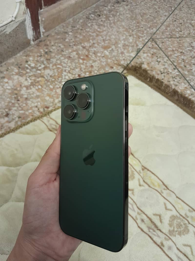 Apple iPhone 13 Pro 1