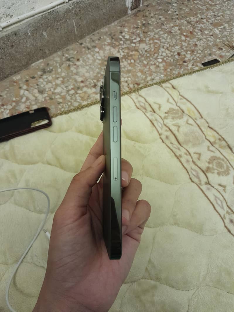 Apple iPhone 13 Pro 9