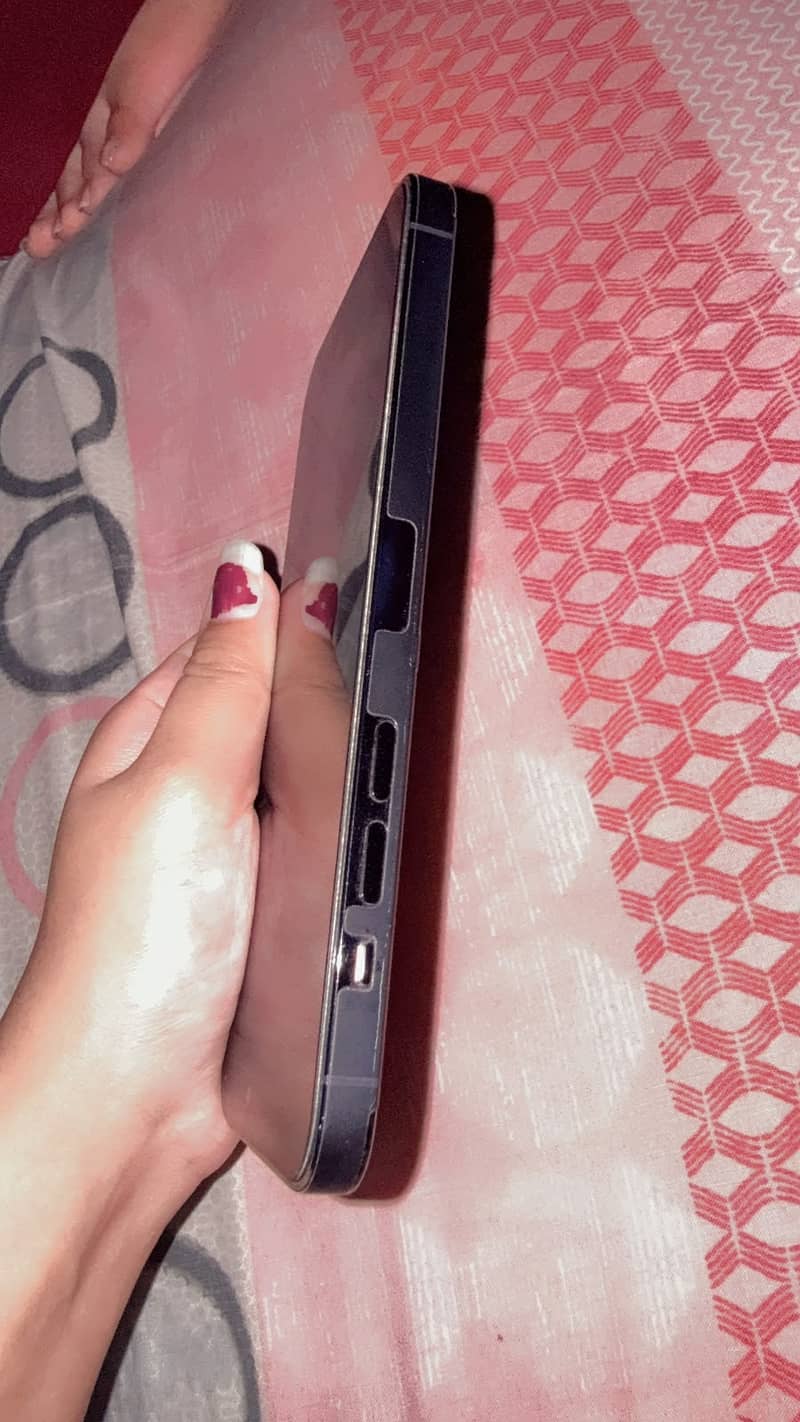 Apple iPhone 14 Pro Max 4