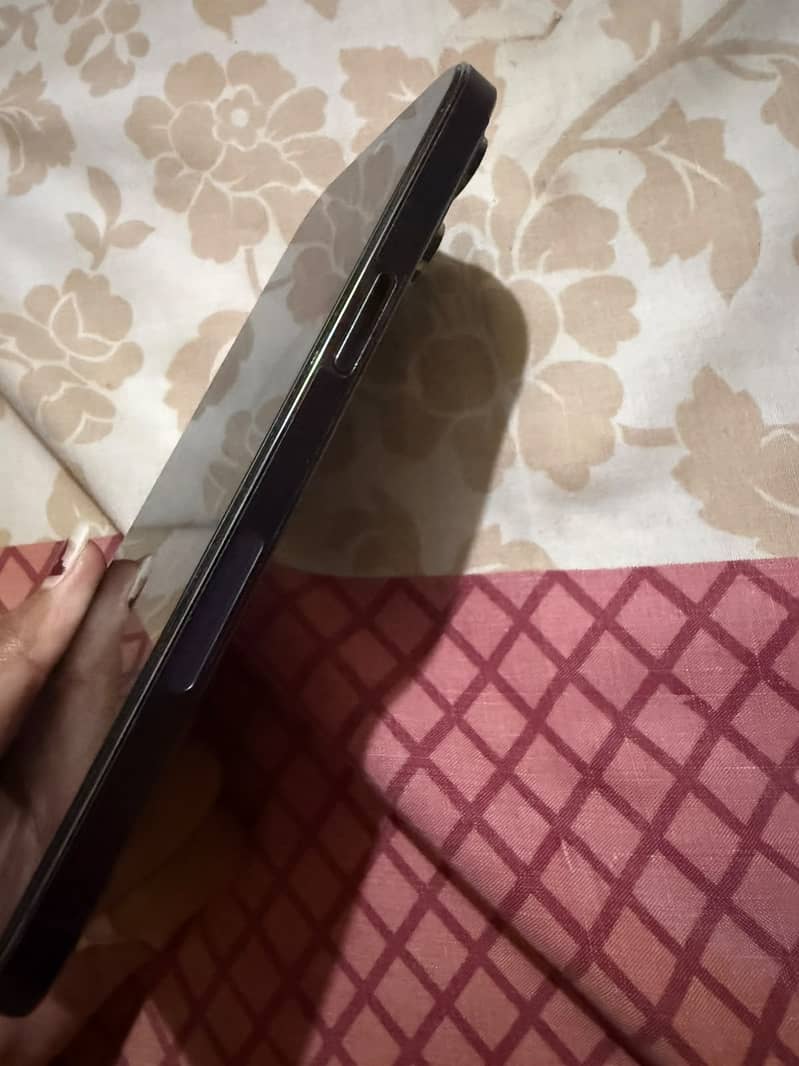 Apple iPhone 14 Pro Max 9