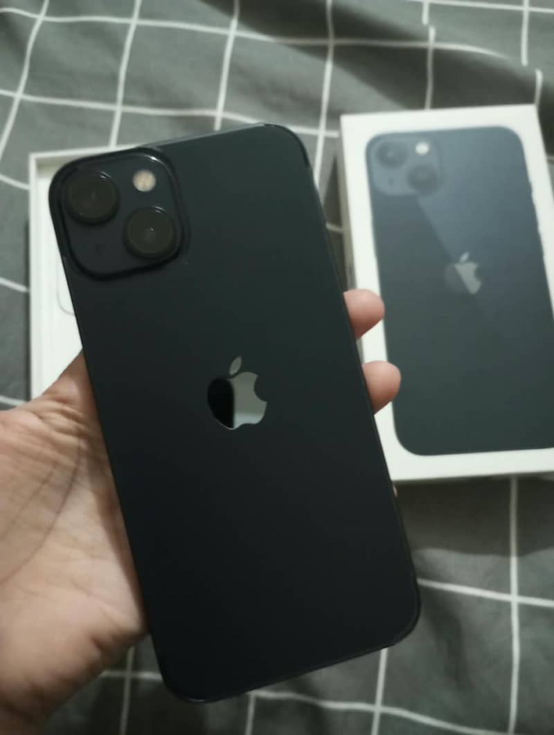Apple iPhone 13 0