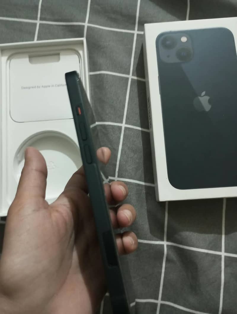 Apple iPhone 13 1