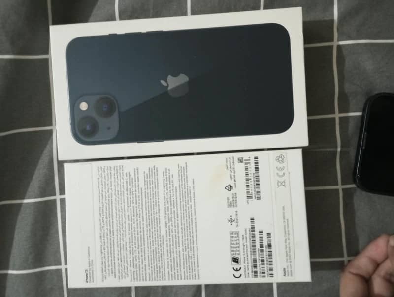 Apple iPhone 13 2