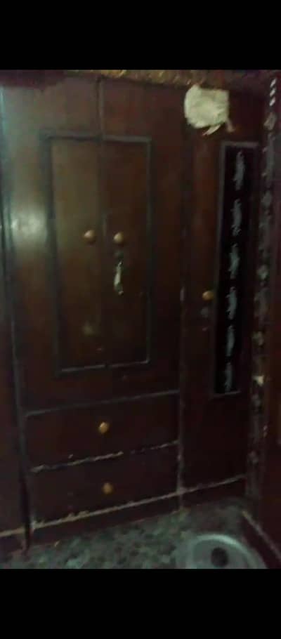 3 door almari 2 dor devider 10 by 10