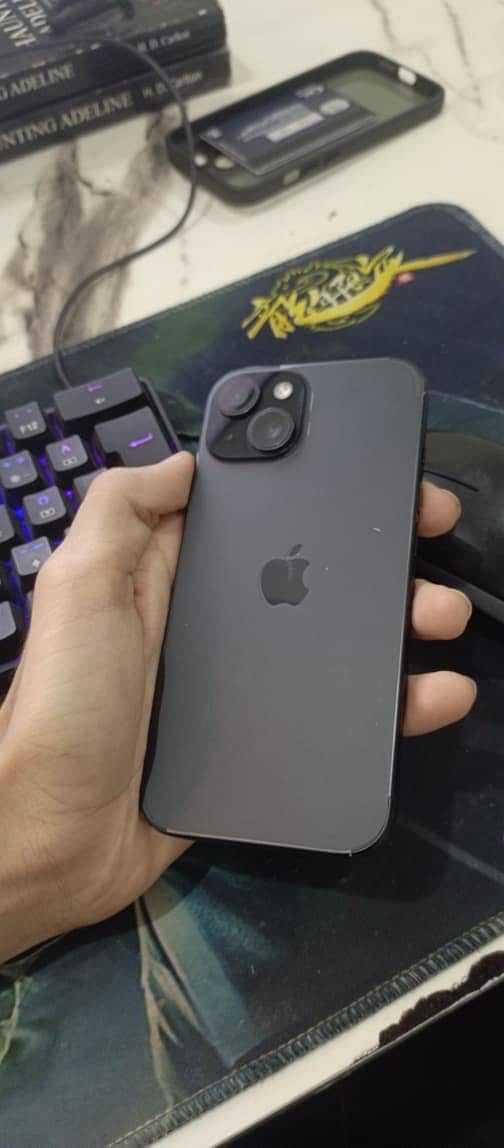 Apple iPhone 15 2