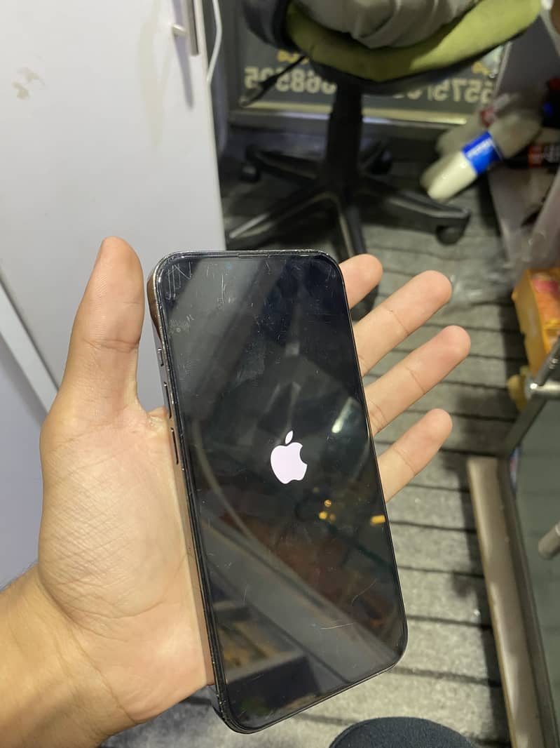 Apple iPhone 13 Pro 1