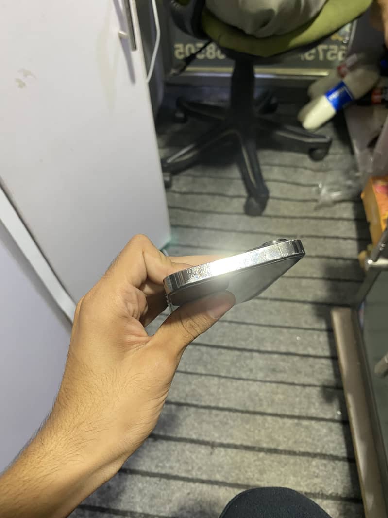 Apple iPhone 13 Pro 6