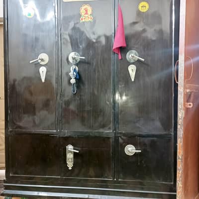 Almari 3 Door