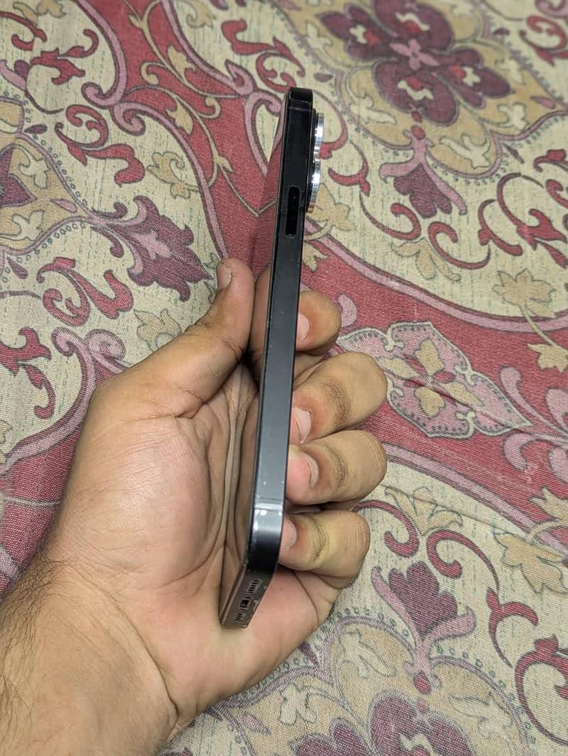 Apple iPhone 14 Pro Max 8