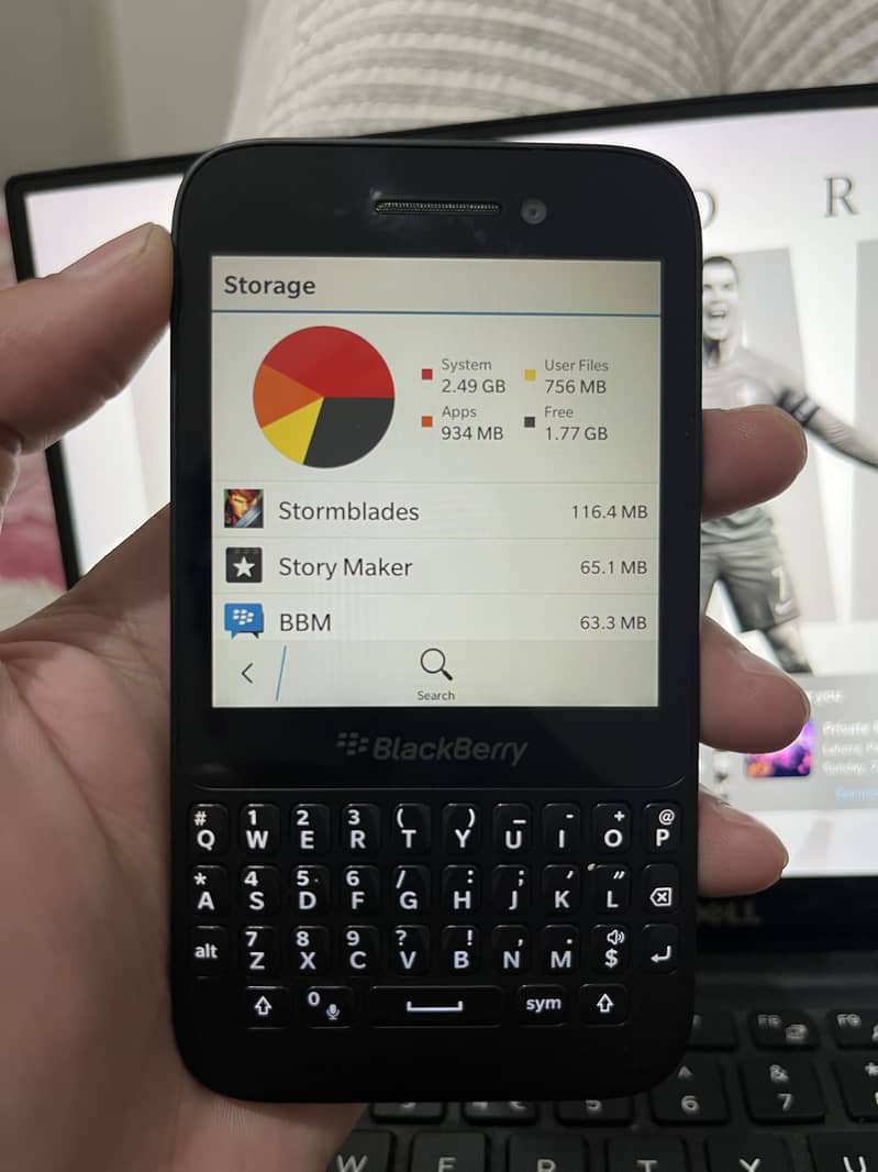 BlackBerry Q5 3
