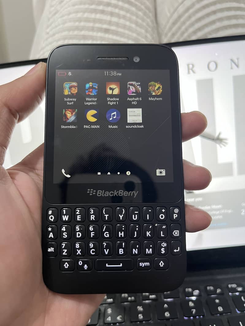BlackBerry Q5 6