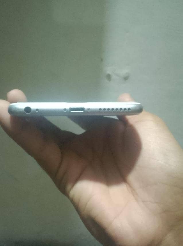Apple iPhone 6 Plus 2