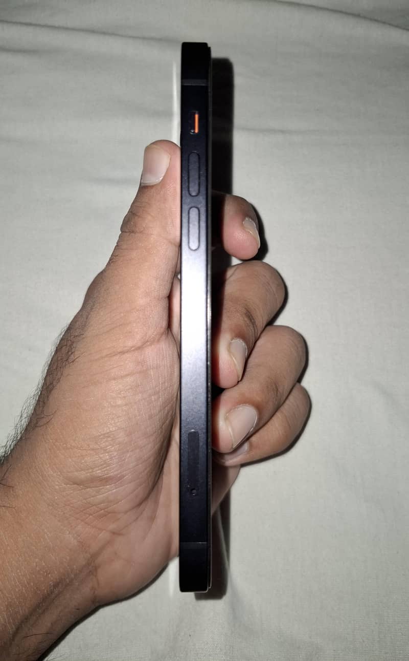 Apple iPhone 12 3