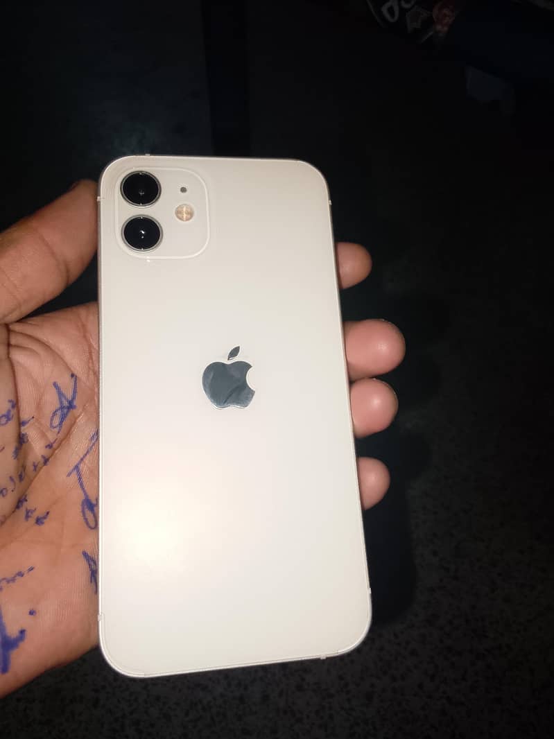 Apple iPhone 12 3