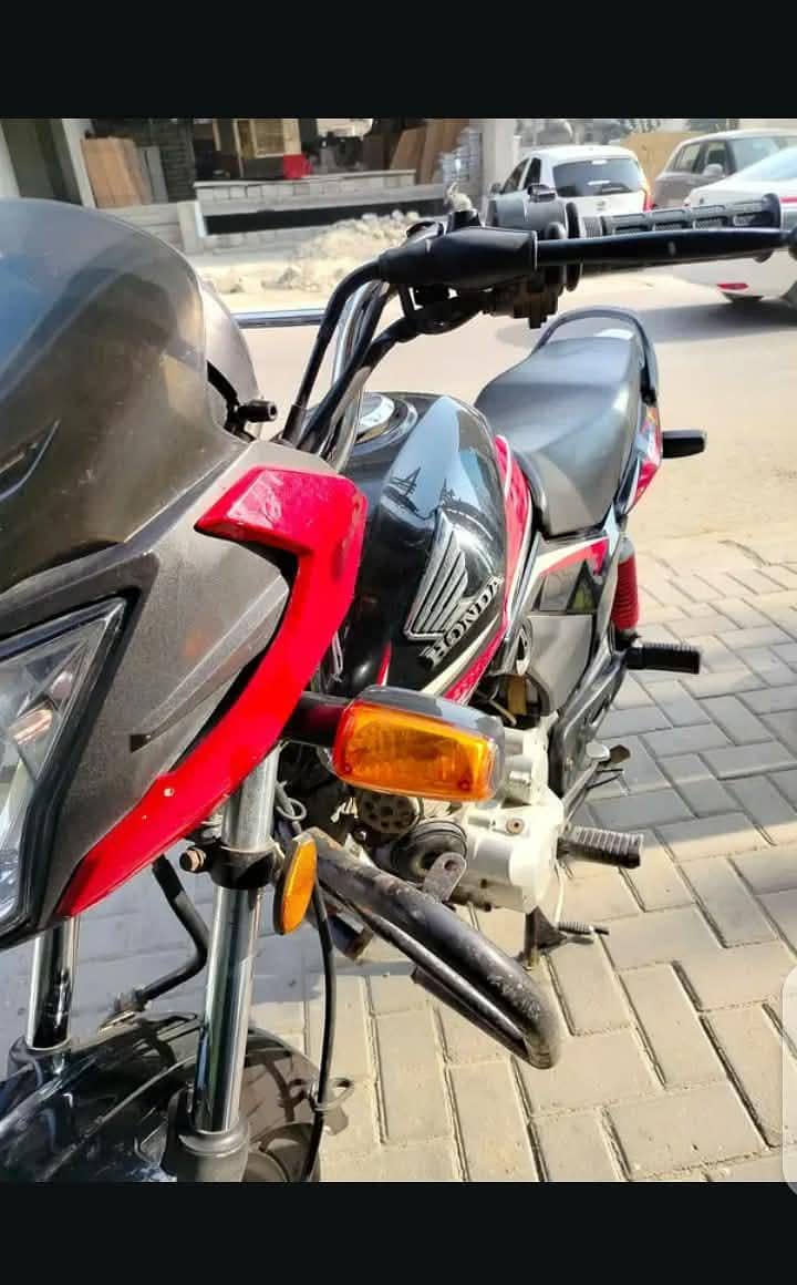 cb 125F 3